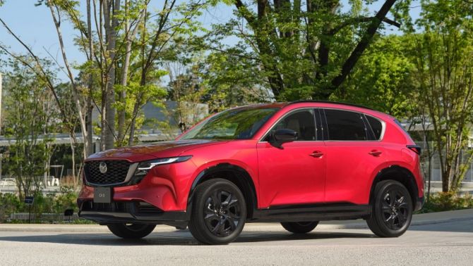 Mazda CX-5 phiên bản Hybrid 2026 chính thức ra mắt giá 545 triệu đồng: 'Xé vé' Honda CR-V và Tucson