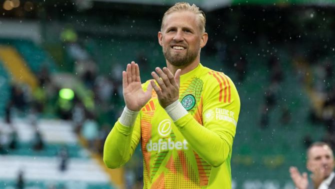 Kasper Schmeichel giải nghệ ở tuổi 39 sau chấn thương nghiêm trọng