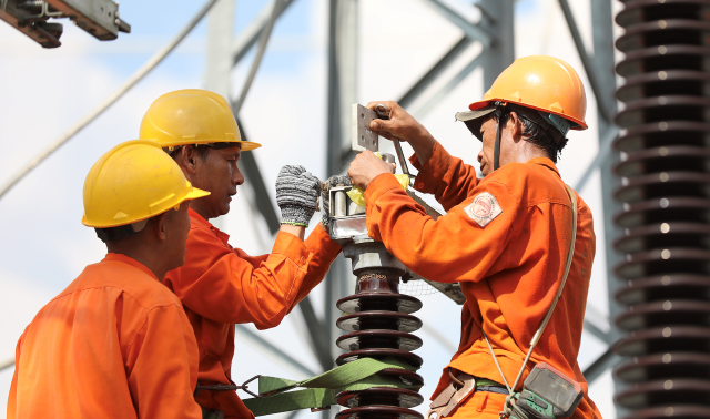 Giá điện giờ cao điểm tăng mạnh từ 1/6, hộ gia đình có bị tính giá cao?