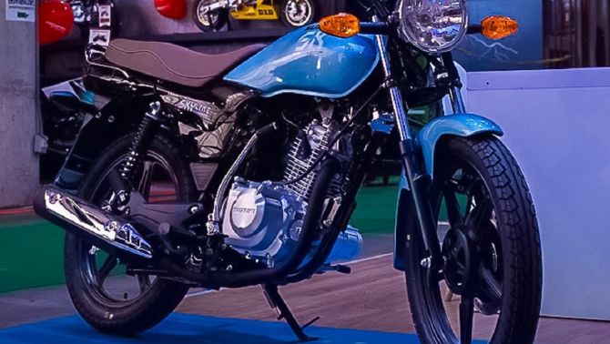 Suzuki chính thức ra mắt ‘huyền thoại côn tay’ 113cc mới giá 35 triệu đồng: Khác biệt Honda Winner R