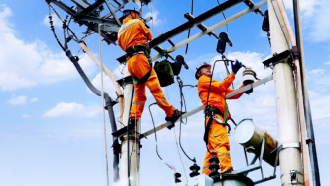 Phụ tải điện tăng cao trong mùa hè 2026, EVN nói gì về nguy cơ thiếu điện trên cả nước hiện nay