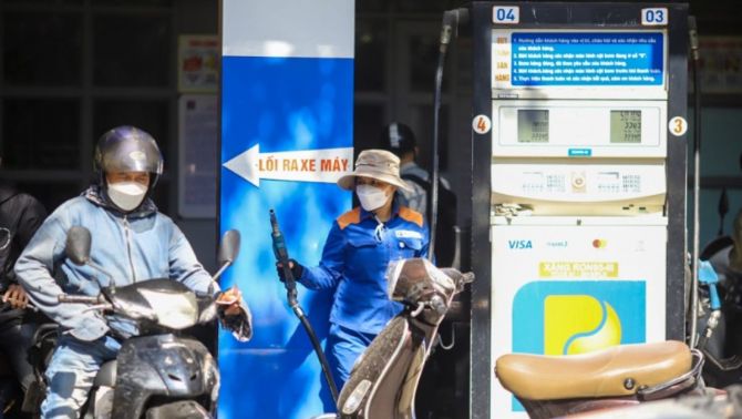 Hà Nội phát thông báo hỏa tốc liên quan đến xăng E10: Loạt cây xăng gấp rút chuyển đổi trước 'giờ G'