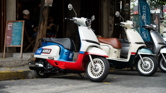 Trình làng 'vua xe ga retro' 150cc mới: Có ABS 2 kênh, TCS và ga tự động, 'thách thức' Vespa Sprint