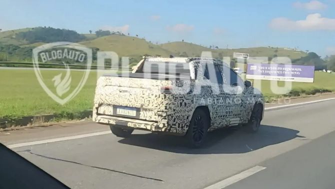 Toyota Corolla Cross Pickup lộ diện: Bán tải hoàn toàn mới chuẩn bị ra mắt, có hybrid 'khắc chế' Ford Maverick