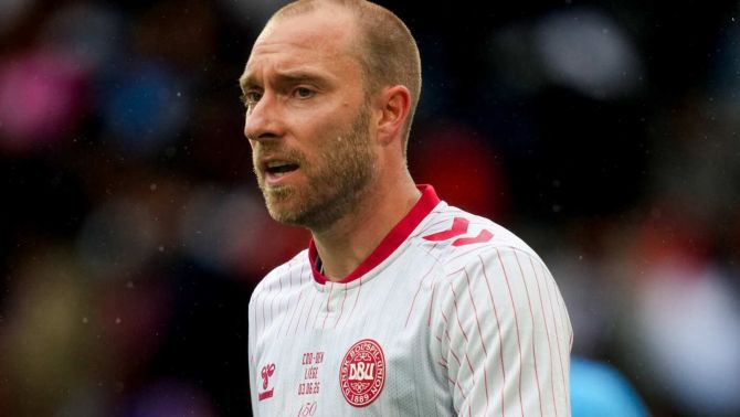 Christian Eriksen khiến cả sân vận động thót tim, Đan Mạch cập nhật tình trạng mới nhất
