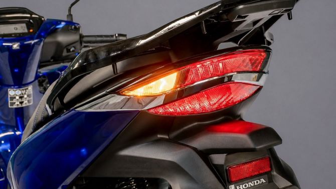 Honda SH 150i phiên bản 2026 đẹp long lanh chính thức ra mắt: Có phanh ABS, màn TFT, giá dự kiến rẻ