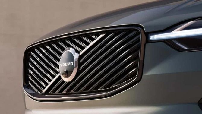 Volvo XC60 sắp có bản nâng cấp lớn: Quãng đường chạy điện tăng gấp 3, gây 'áp lực' lên Mercedes-Benz GLC