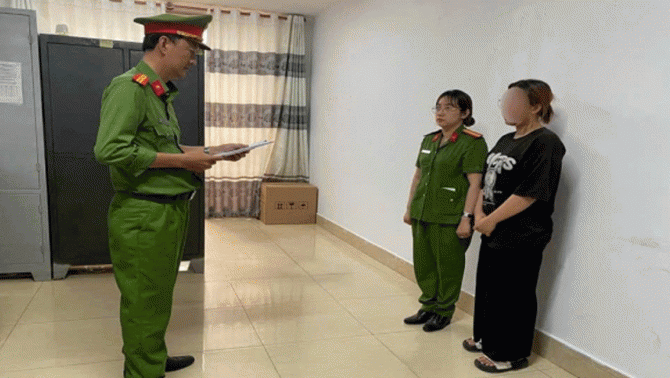 Diễn biến nóng vụ người mẹ 21 tuổi đánh con ruột 4 tuổi đến chết, nguồn cơn bạo hành gây phẫn nộ