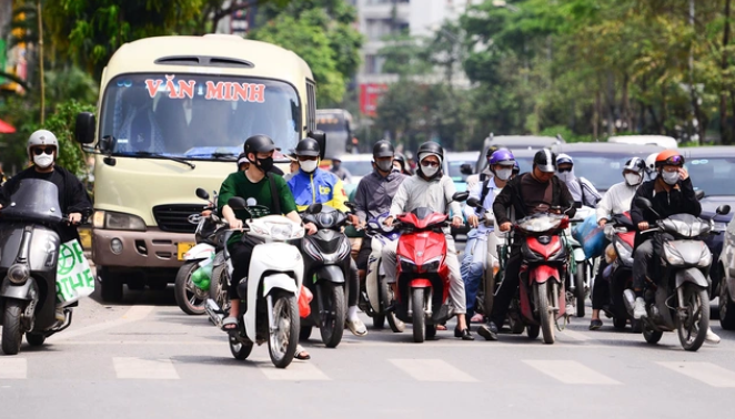 Tin thời tiết mới nhất: Miền Bắc bước vào chuỗi ngày nắng nóng cực đoan, Biển Đông đón bão tháng sau