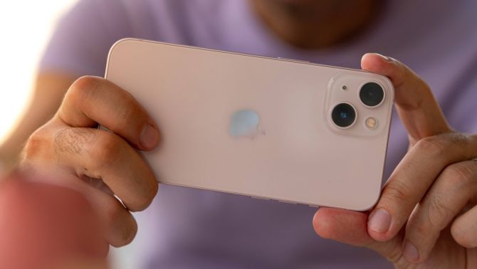 Đây là iPhone mới rẻ nhất Việt Nam trong tháng 6, đủ sức lên iOS 27, ngon vài năm tới như iPhone 17