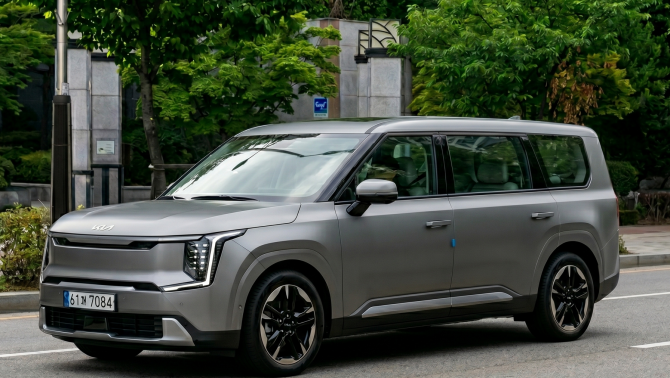 Kia PV7 lần đầu xuất hiện: Xe điện PBV cỡ lớn dài gần 6 mét, tham vọng 'soán ngôi' Ford Transit