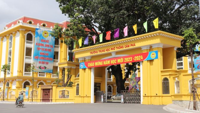 Bài thi của thí sinh được giám thị ‘giúp đỡ’ ở Quảng Ninh sẽ chấm thế nào? Tiết lộ tường trình của 2 thí sinh
