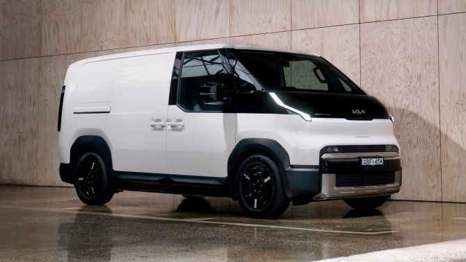 Kia chốt lịch ra mắt MPV điện PV5 7 chỗ: Dùng nền tảng e-GMP.S mới, chạy 390 km/lần sạc, 'thách thức' Hyundai Staria