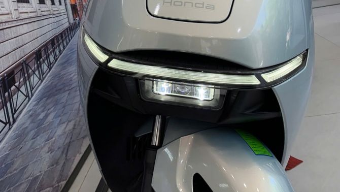 Honda chính thức mở bán ‘xe điện quốc dân’ mới tại Việt Nam: Thiết kế đỉnh như SH, giá 56 triệu đồng