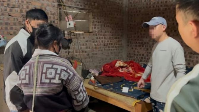 Mẹ U70 và con gái 40 tuổi mua ma túy về cùng phê pha, lời thú nhận trước công an gây bất ngờ