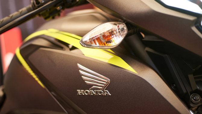 Honda chính thức mở bán ‘vua côn tay’ 163cc mới giá 58 triệu đồng: Kiểu dáng khác hẳn Honda Winner R