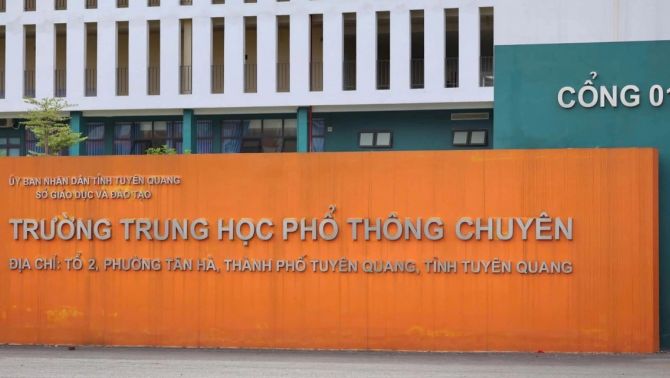 Diễn biến nóng vụ gian lận thi cử ở Chuyên Tuyên Quang, lý do hiệu trưởng và 7 bị can mới bị khởi tố