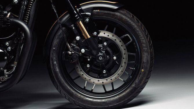 ‘Huyền thoại côn tay’ mới của Anh chính thức ra mắt: Khác biệt Honda Winner R và Exciter, giá dễ mua
