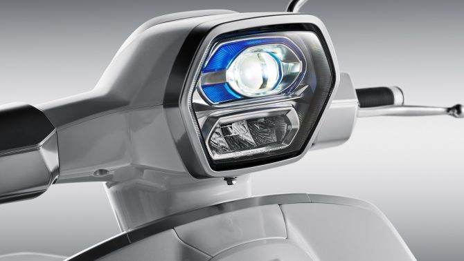 ‘Huyền thoại xe ga’ 175cc ‘Made in Italy’ chính thức ra mắt: Hạ đo ván Honda SH và SH Mode, giá mềm