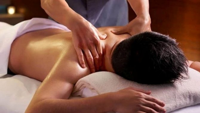 Hà Nội: Tranh cãi tiền khi đi massage, thanh niên ném gạch khiến chủ tiệm thương tật 99%, sống thực vật