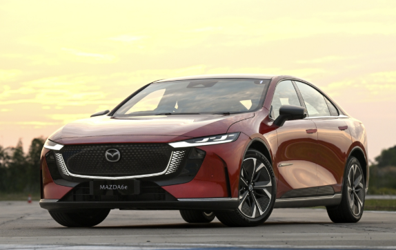 Mazda6e 2026 ra mắt: ‘So găng’ cùng BYD Seal trong phân khúc sedan điện, chạy 654 km, giá hấp dẫn