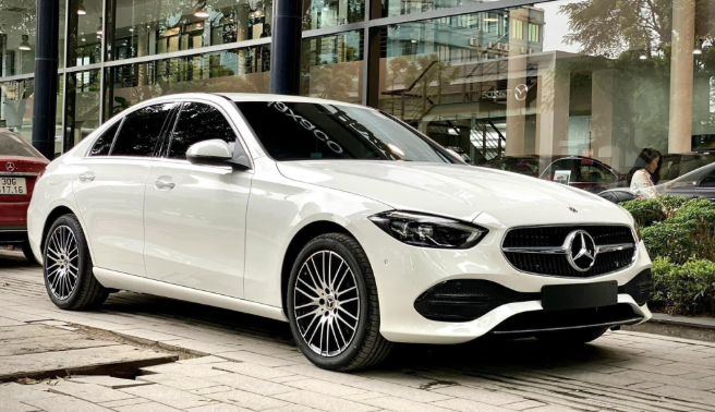 Cập nhật giá xe Mercedes-Benz tháng 7/2026: C-Class, GLC cùng loạt SUV hạng sang