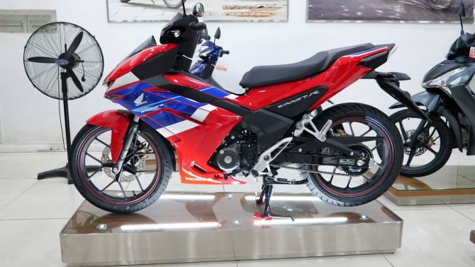 Bảng giá xe Honda Winner R 2026 cuối tháng 7/2026: Rẻ không tưởng, hạ đo ván Yamaha Exciter 155 TCS