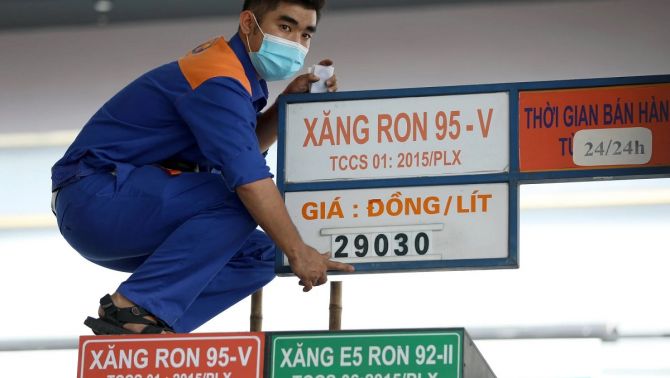 Kịch bản 'xấu' giá xăng dầu kỳ điều hành chiều nay 30/7: Tiếp tục tăng mạnh, xăng E10 RON95 và E5 RON92 sẽ không còn rẻ?
