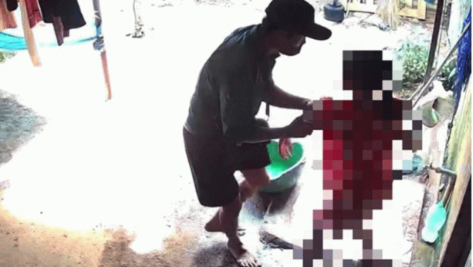Công an truy tìm gã đàn ông che kín mặt bất ngờ kéo tay, ôm bé gái 10 tuổi: Cháu bé hoảng sợ kể lại vụ việc