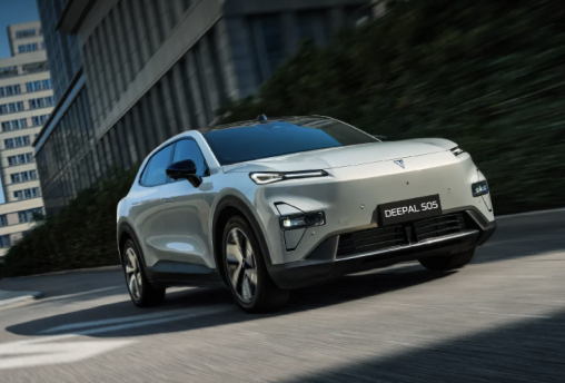 Siêu phẩm SUV hạng C ‘chung mâm’ với Mazda CX-5 và Tucson: Có hỗ trợ lái, giá rẻ 466 triệu