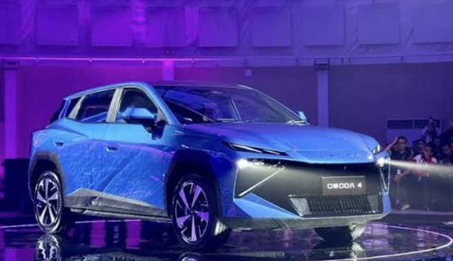 Omoda 4 EV ra mắt: Có cả thuần điện và hybrid, ‘đối cứng’ của Yaris Cross và Mitsubishi Xforce