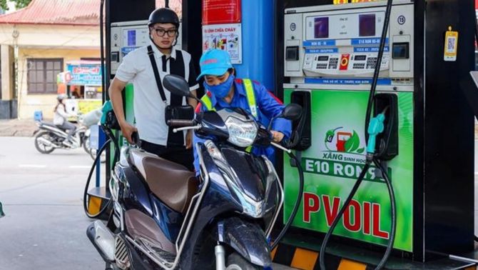 Cập nhật giá xăng dầu hôm nay 5/8: Trong nước sắp có giá mới, E10 RON95 và E5 RON92 chuẩn bị hạ sâu?