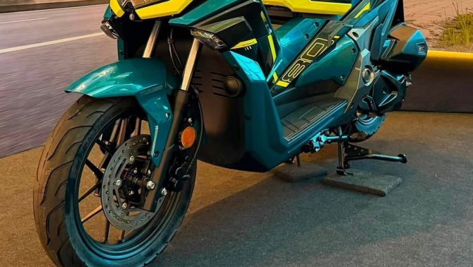 ‘Vua xe ga’ 175cc mới chính thức ra mắt giá 60 triệu đồng: Có màn TFT 7 inch 'khủng', xé vé Honda SH