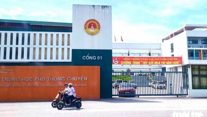 Trường đại học hé lộ 3 điều kiện tiếp nhận các thí sinh chuyên Tuyên Quang thi lại tốt nghiệp THPT