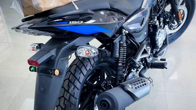 ‘Vua côn tay’ 150cc mới chính thức về đại lý giá 30 triệu đồng: Có ABS 2 kênh xịn hơn Honda Winner R