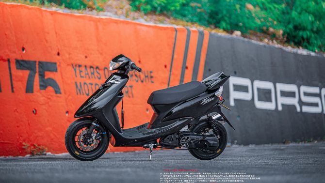 Yamaha ZR Evolution - Chiếc scooter nhỏ lột xác với loạt đồ chơi hiệu năng, nhìn là mê