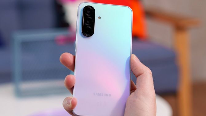 Đây là vua màn lớn pin trâu của giới Android tầm trung, ngon như Galaxy S26, ăn đứt iPhone 17e