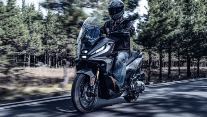 VOGE SR450X 2026 ra mắt - Xe tay ga adventure 2 xi-lanh đối đầu Honda ADV350 và Zontes 368G