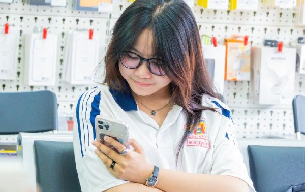 FASTCARE: Khi nào cần thay pin, kiểm tra màn hình trước năm học mới?