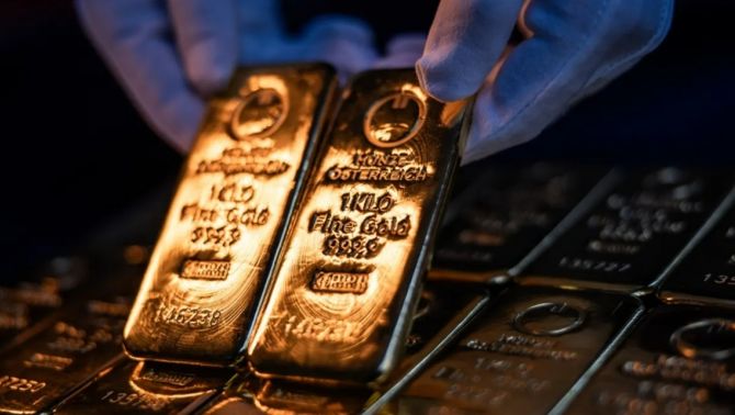 Giá vàng hôm nay 17/8: Vàng miếng SJC, nhẫn 9999 neo cao, chuyên gia dự đoán kịch bản lạc quan