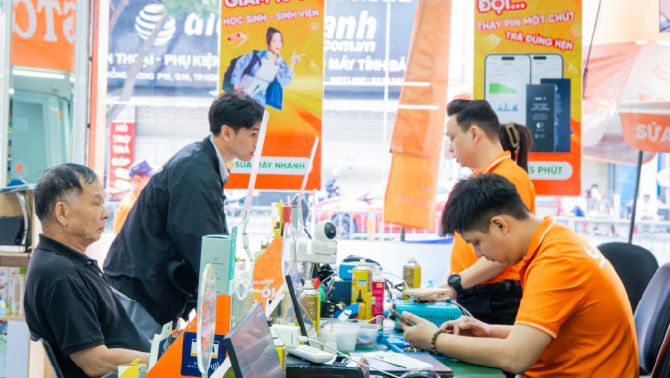 FASTCARE: Khi nào cần thay pin, kiểm tra màn hình trước năm học mới?