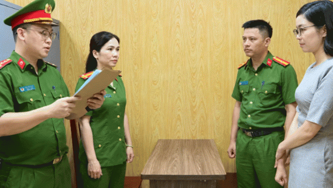 Gửi 6,5 tỷ cho Phó Giám đốc ngân hàng, 2 phụ nữ nhận về sổ tiết kiệm giả: Thủ đoạn chiếm đoạt tiền