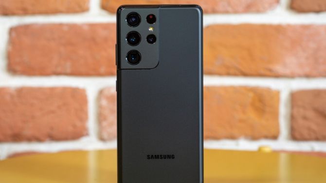Đây là lão tướng Galaxy S sở hữu camera thiên lý nhãn zoom 10x rẻ như rau, át vía iPhone 17 Pro Max
