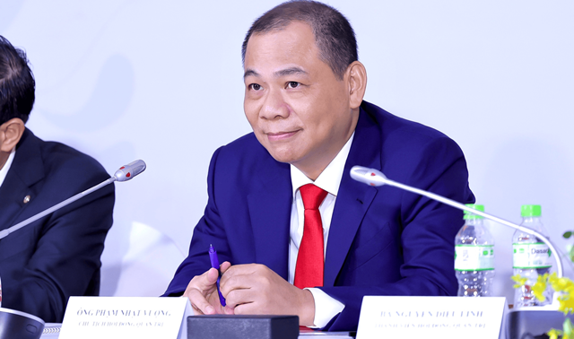 Bất ngờ với thù lao của tỷ phú Phạm Nhật Vượng tại Tập đoàn Vingroup