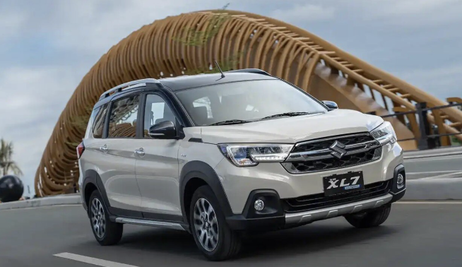Suzuki XL7 ưu đãi 75 triệu, hỗ trợ 100% lệ phí trước bạ khiến Xpander và Stargazer ‘toát mồ hôi’