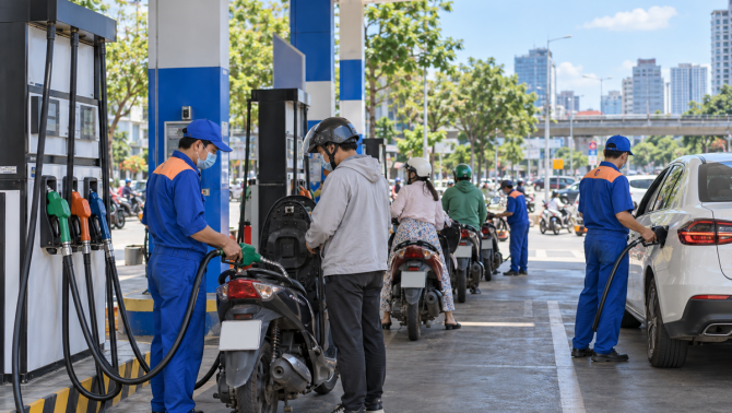 Cập nhật giá xăng dầu hôm nay 9/9 vọt lên mức cao nhất kể từ đầu tháng 6, ngày mai xăng dầu tiếp tục tăng?