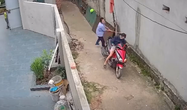 Tình tiết đáng chú ý vụ người phụ nữ dùng chổi tấn công hàng xóm ở Bắc Ninh