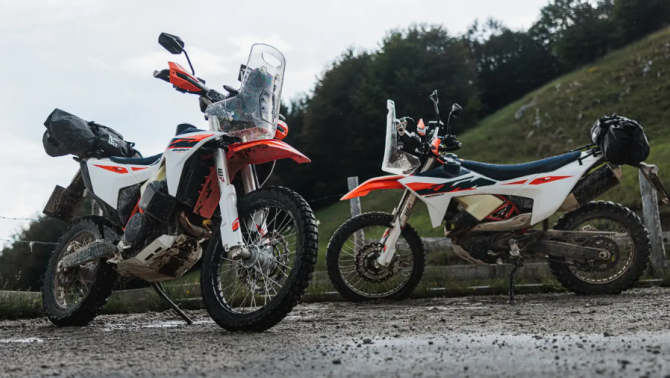 KTM 690 Rally 2027 - Huyền thoại KTM 640 Adventure trở lại, dân mê phượt sắp có 'hàng chiến' mới!