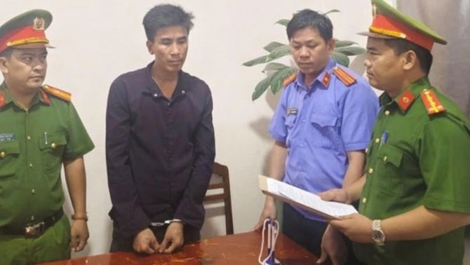 Bắt quả tang 5 thanh niên nam, nữ làm điều đáng xấu hổ tại nhà riêng của ‘Trường ca sĩ’