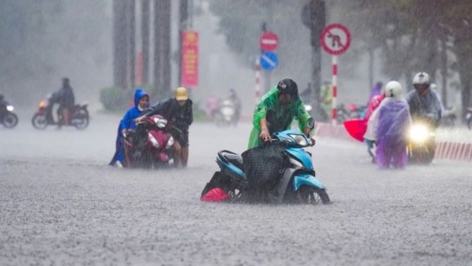 Mưa lớn ở Nghệ An - Hà Tĩnh: Vinh phá kỷ lục mưa tháng 9 sau hơn 40 năm, đêm nay còn mưa trên 200mm